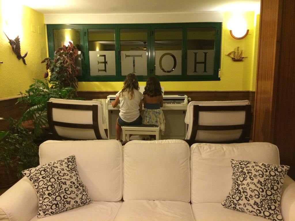 Hotel Brisamar Bañugues المظهر الخارجي الصورة