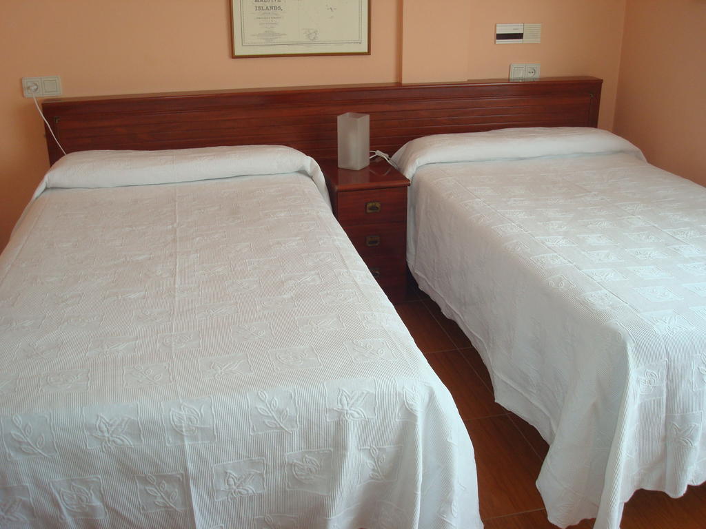 Hotel Brisamar Bañugues الغرفة الصورة