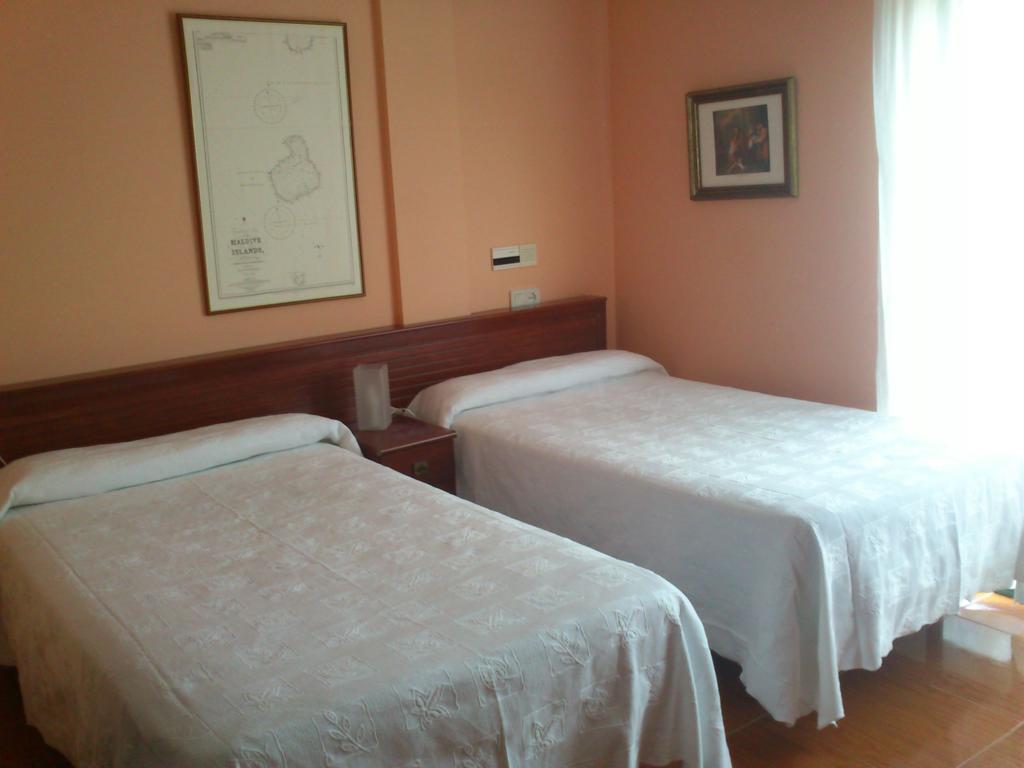 Hotel Brisamar Bañugues الغرفة الصورة